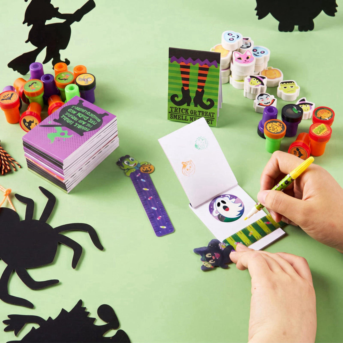 JOYIN 192PCS Halloween Stationery Set, Trick or Treat Gifts for Kids, 24 Pack Halloween Themed Stationery Set for Party 