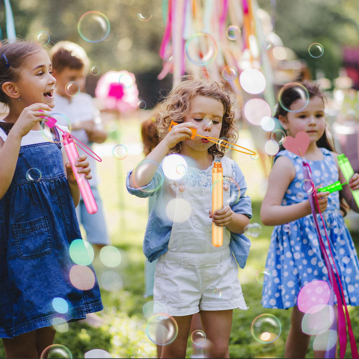 Letapapa 48 Pcs Bubble Wands Bulk in 6 Colors, Summer Toys Party Favors for Kids – close-up detail