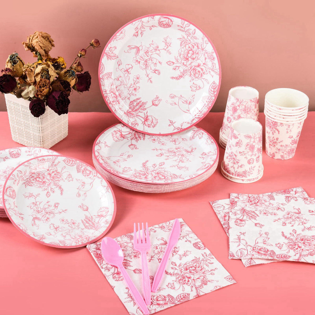 Elyxio – Plates on display