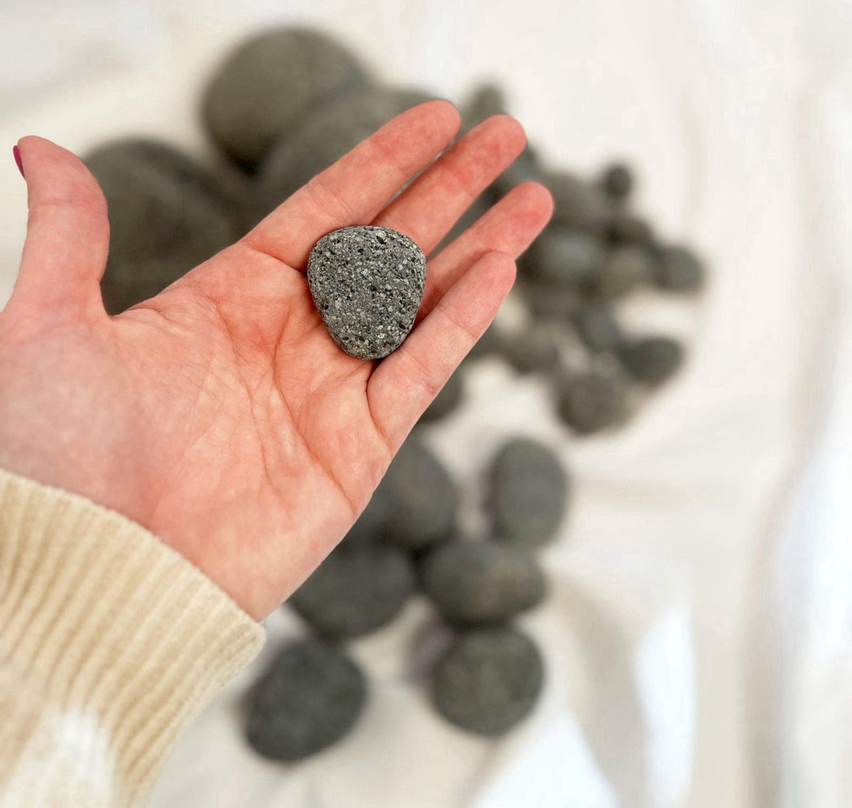 Aqua Natural Rock, Smooth Lava, 14lb – full view