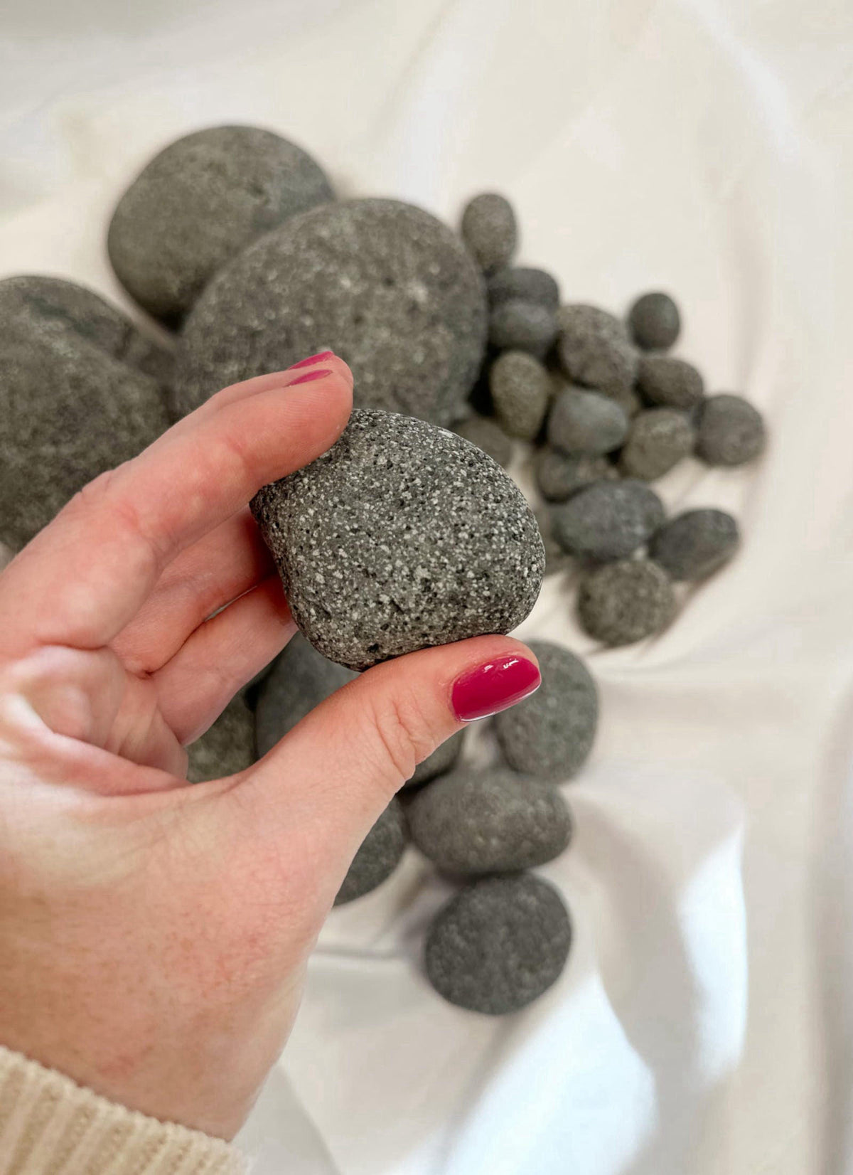 Aqua Natural Rock, Smooth Lava, 14lb – back view and specifications