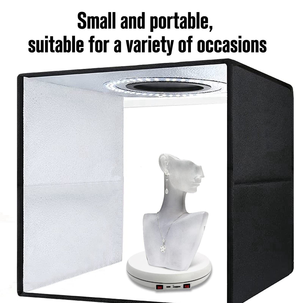 JAYEGT – Pedestals on display