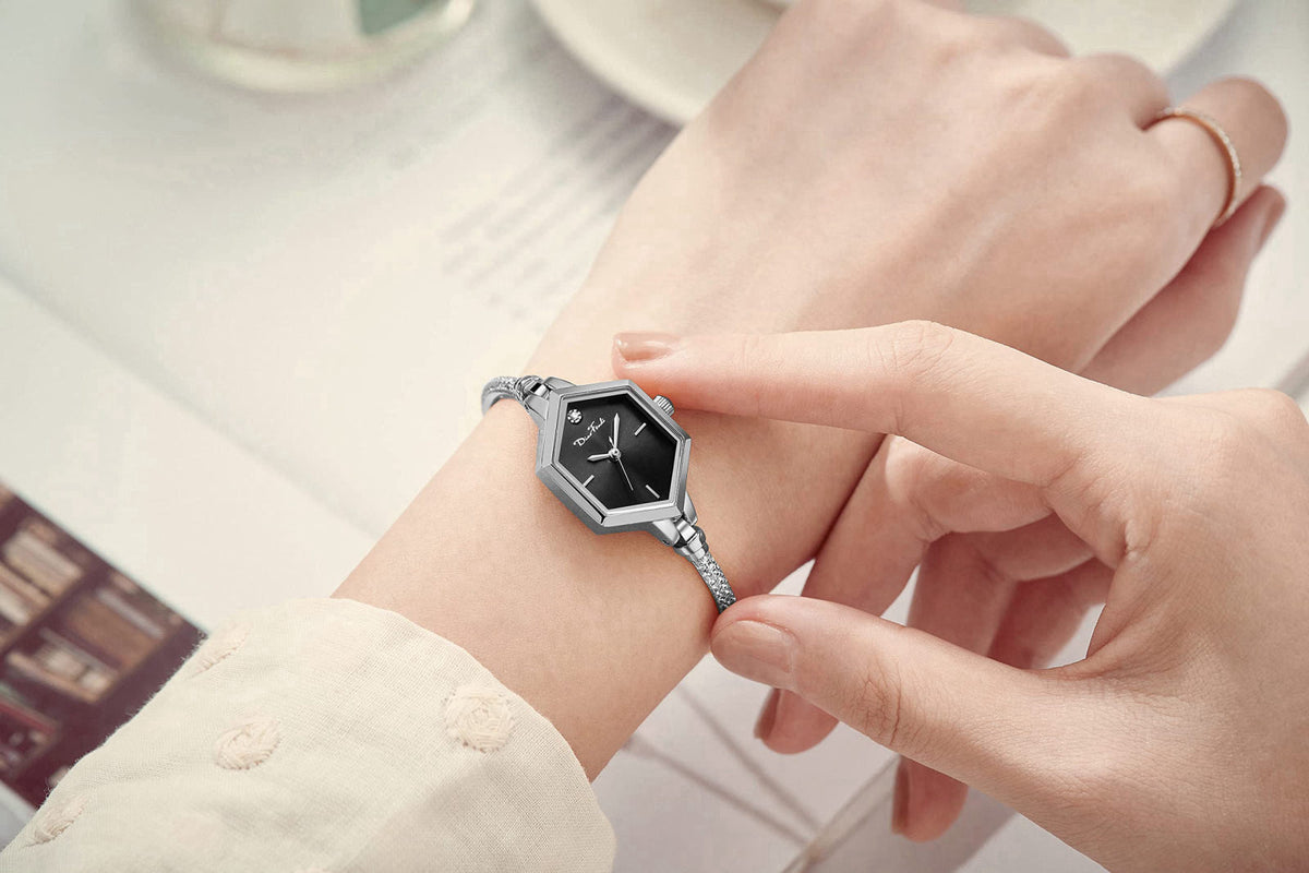 Diaofendi Rose Gold Petite Bracelet Watch for Women, Diamond Dress Analog Hexagonal Mini Women Watch Waterproof – altern