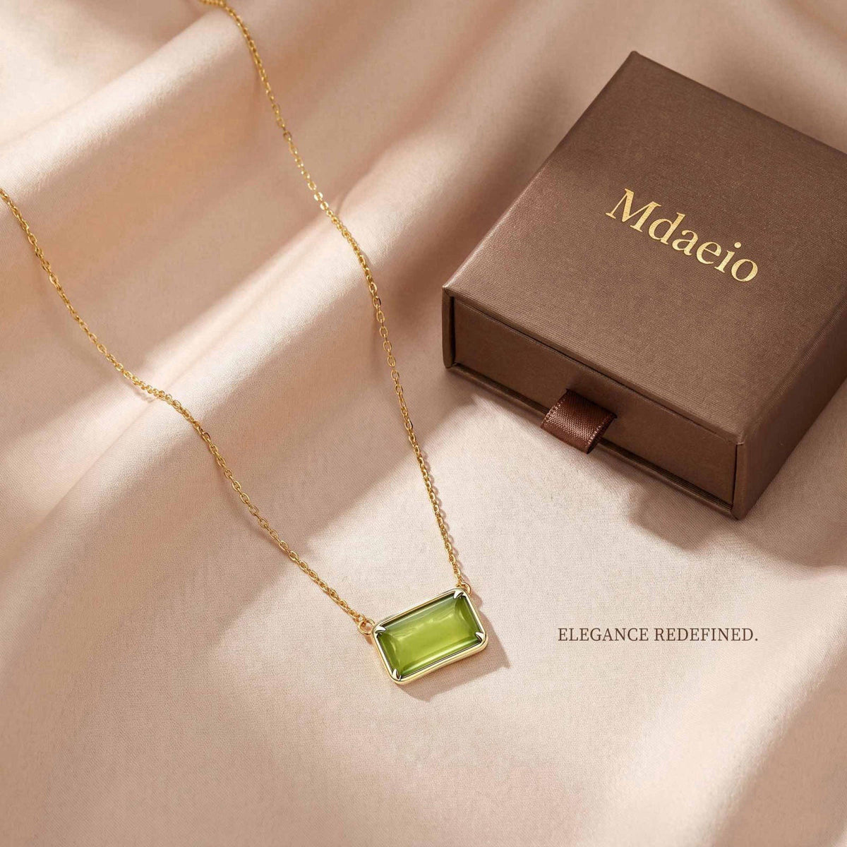 mdaeio Dainty Gold Rectangle Cushion Pendant Necklaces for Women Trendy – packaging and label