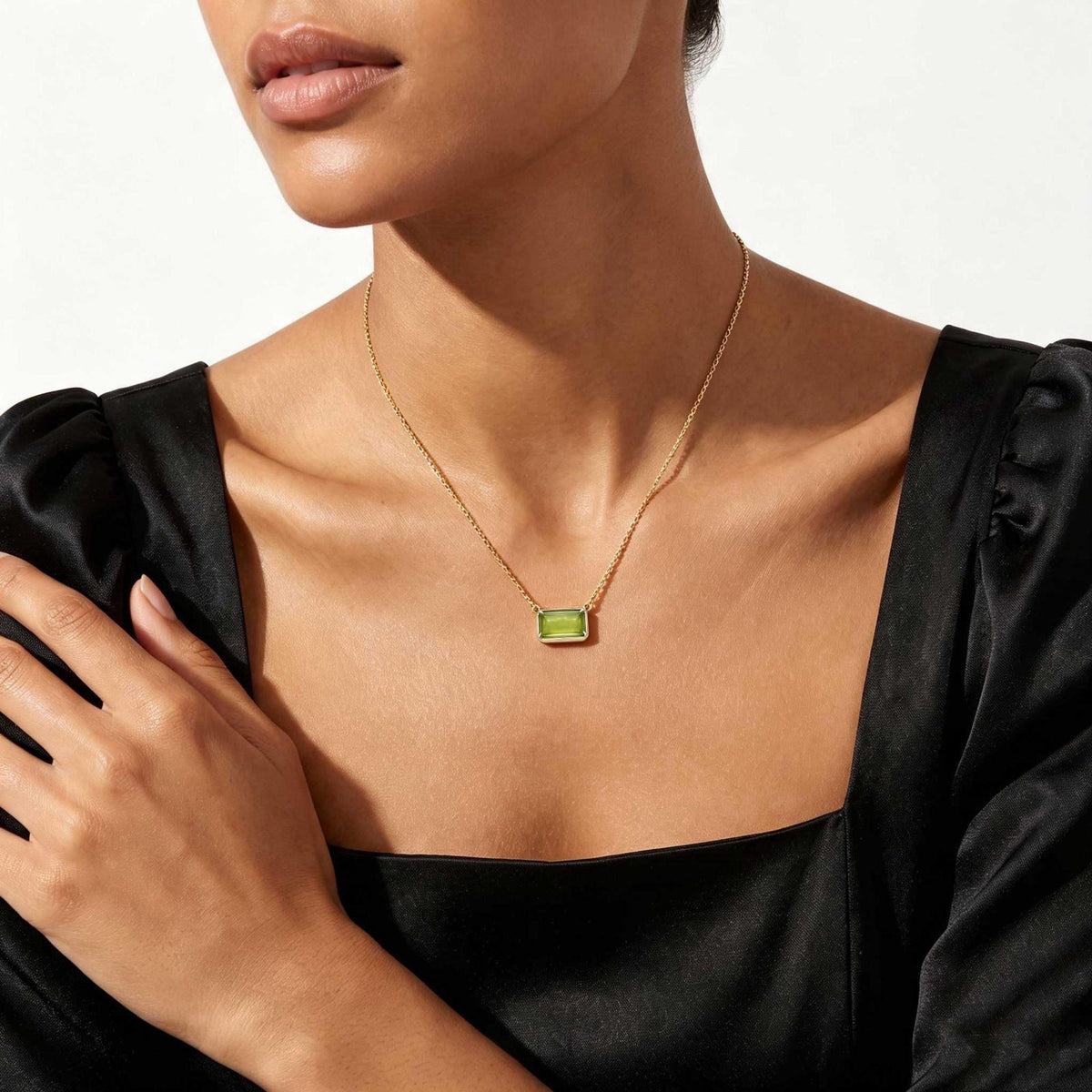 mdaeio Dainty Gold Rectangle Cushion Pendant Necklaces for Women Trendy – full view, size Dainty Rectangle Cushion Neckl