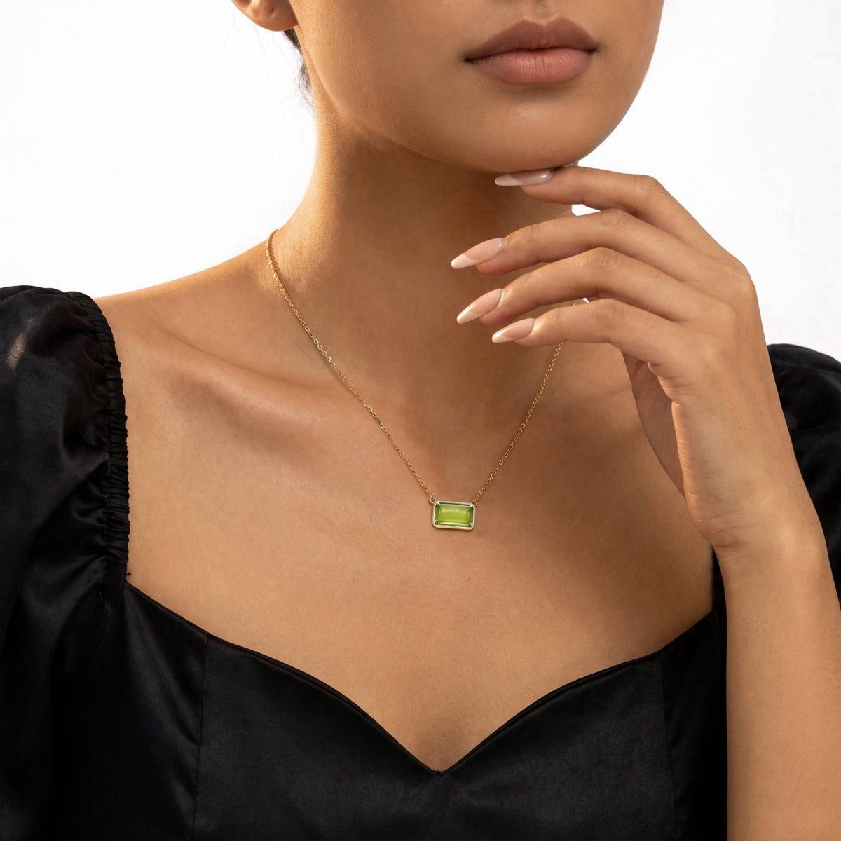 mdaeio Dainty Gold Rectangle Cushion Pendant Necklaces for Women Trendy – back view and specifications