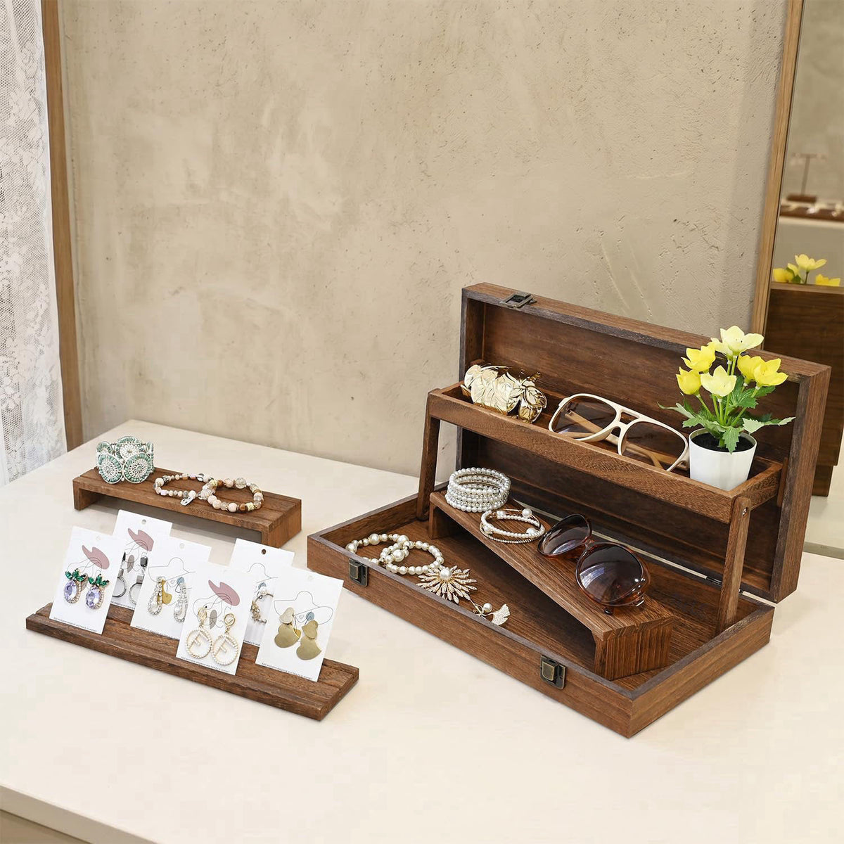 MOOCA – Jewelry Towers on display