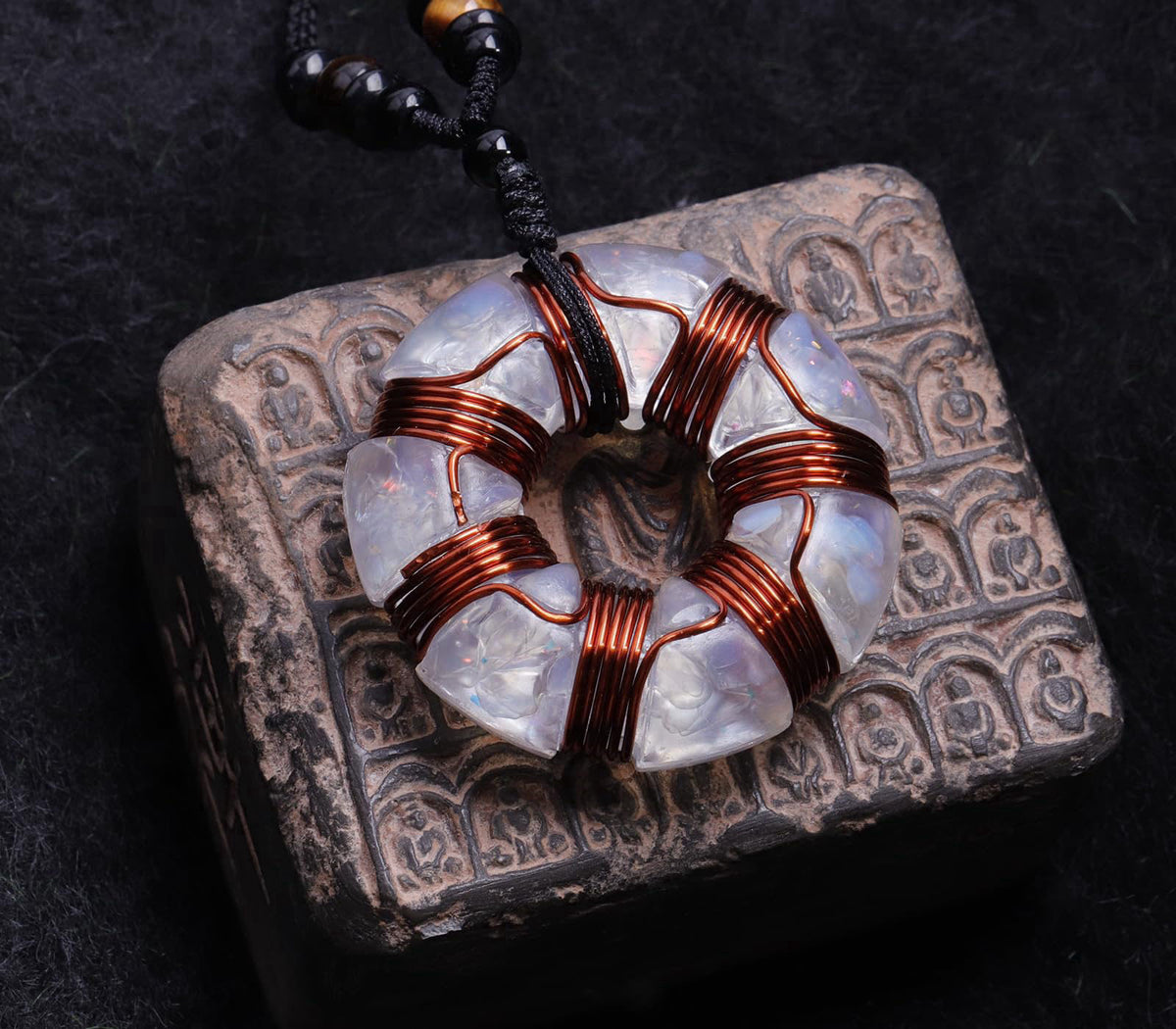 Day Day Up 7 Chakra Orgonite Pendant Necklace - Energy Healing Crystal Stone Pendant with Copper Wire Coil, Handmade Yog