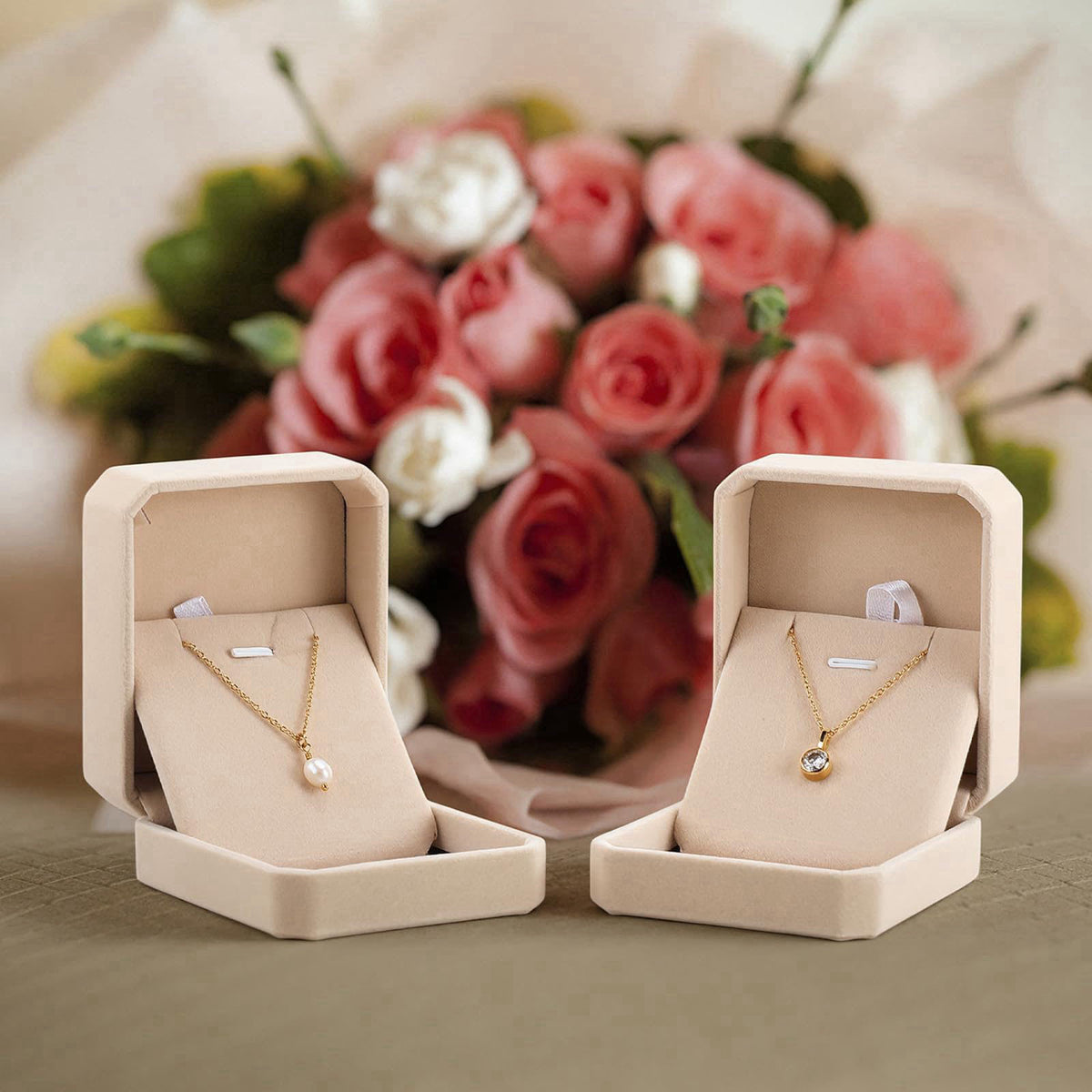 Sureio 24 Pcs Velvet Jewelry Gift Boxes Bulk Beige – packaging and label