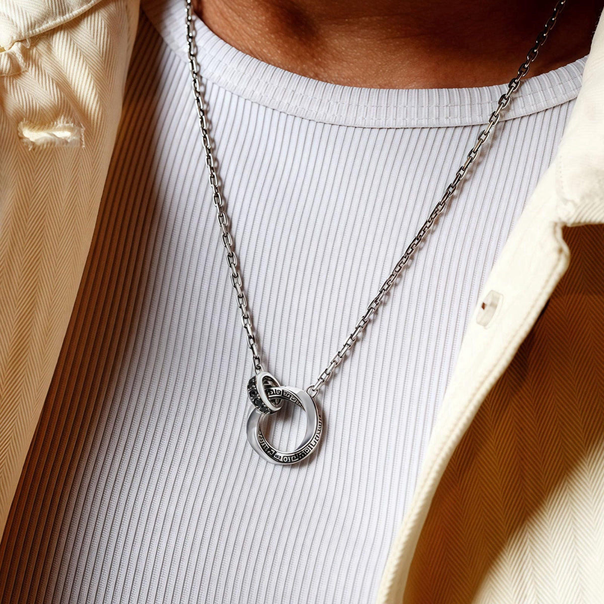 BRAYEG Möbius Strip Men's Necklace, Double Ring Black Onyx Pendant Necklace for Men, Silver Interlocking Circle Mens Nec