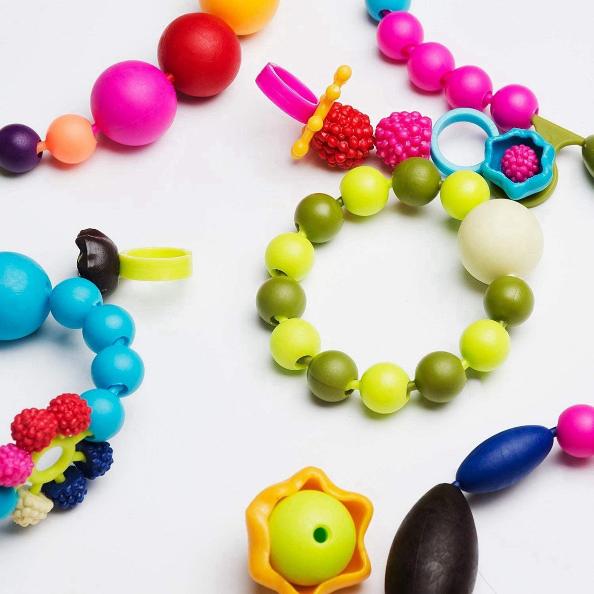GILI – Jewelry on display
