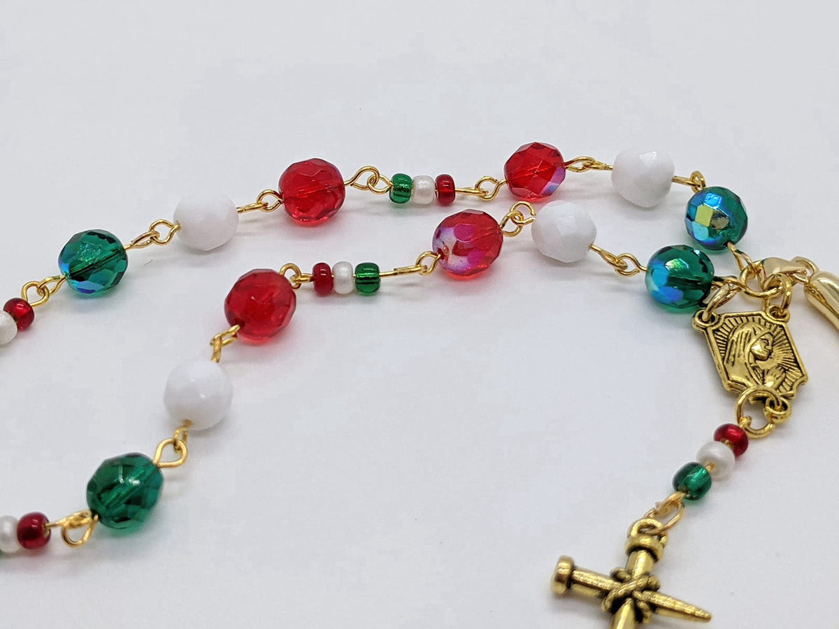Handmade Italian Car/Vehicle Rosary - 8mm with Seed Beads & Italian Horn (Cornicello) Charm – close-up detail in Gold