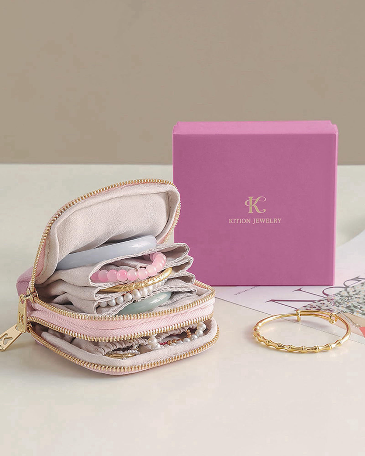 WOOMADA – Jewelry Boxes on display