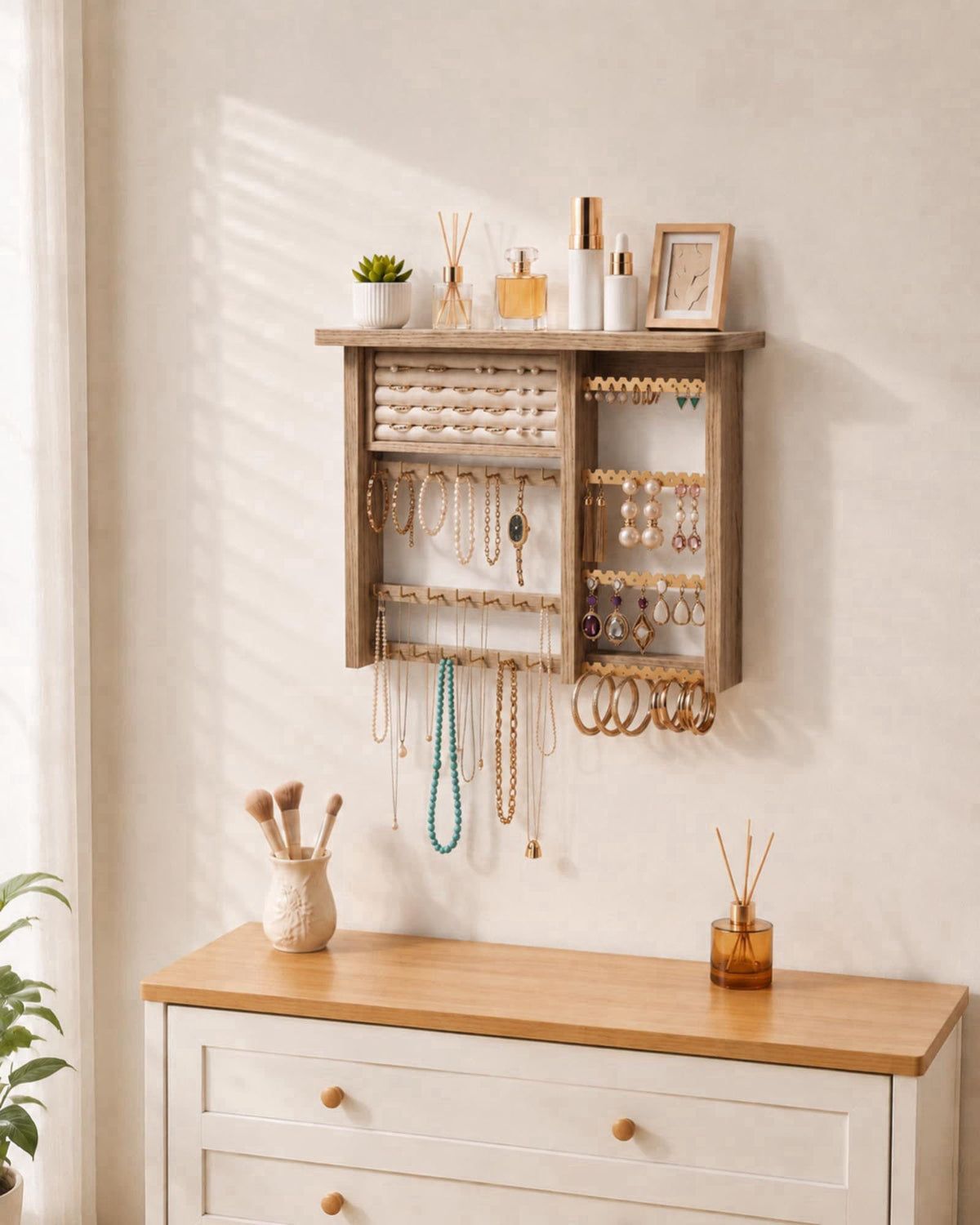 Lolalet – Jewelry Organizers on display