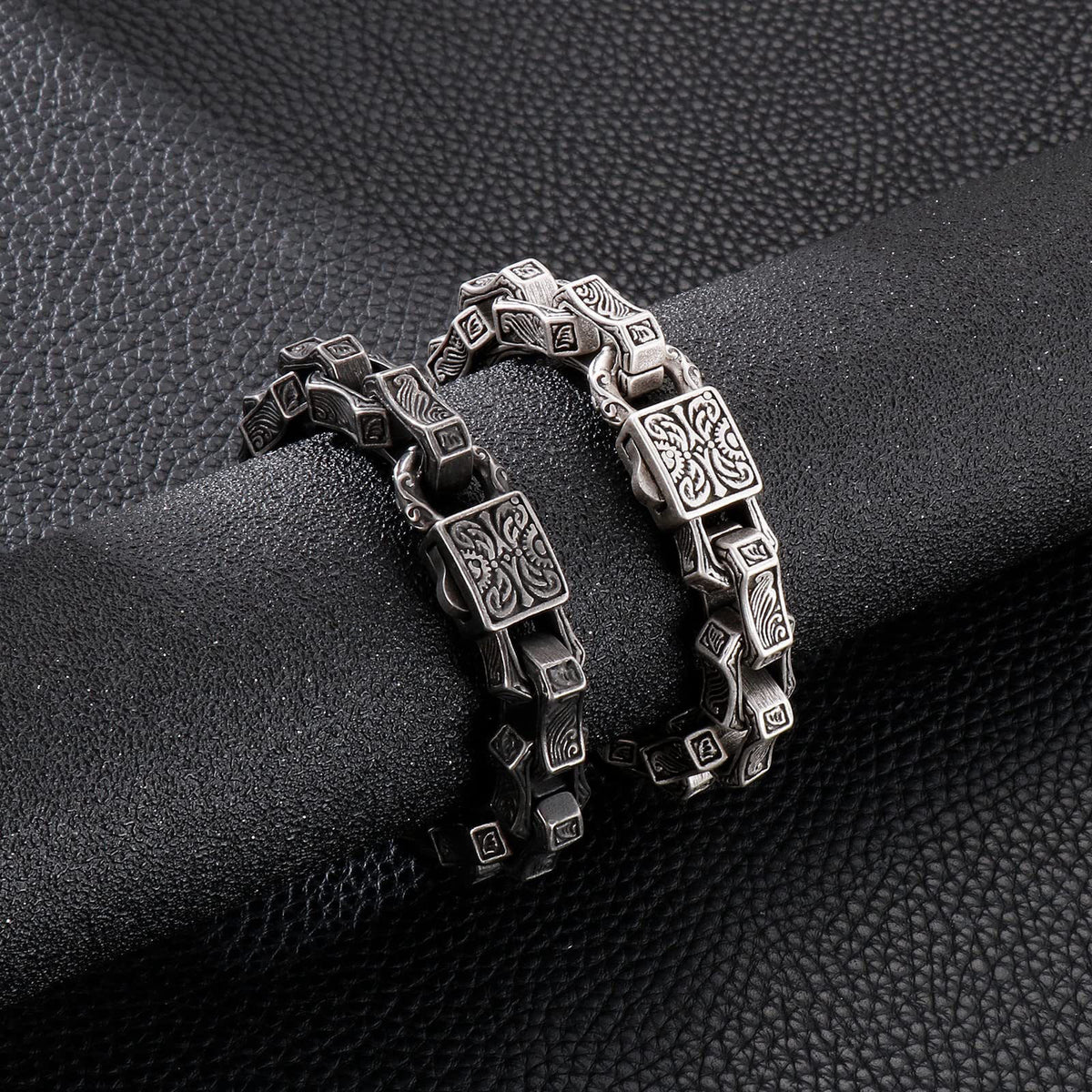 Klapgo Cuban Link Bracelet for Men Stainless Steel Wave Engraved Chain Men's Bracelet Vintage Silver Bracelet for Men Un