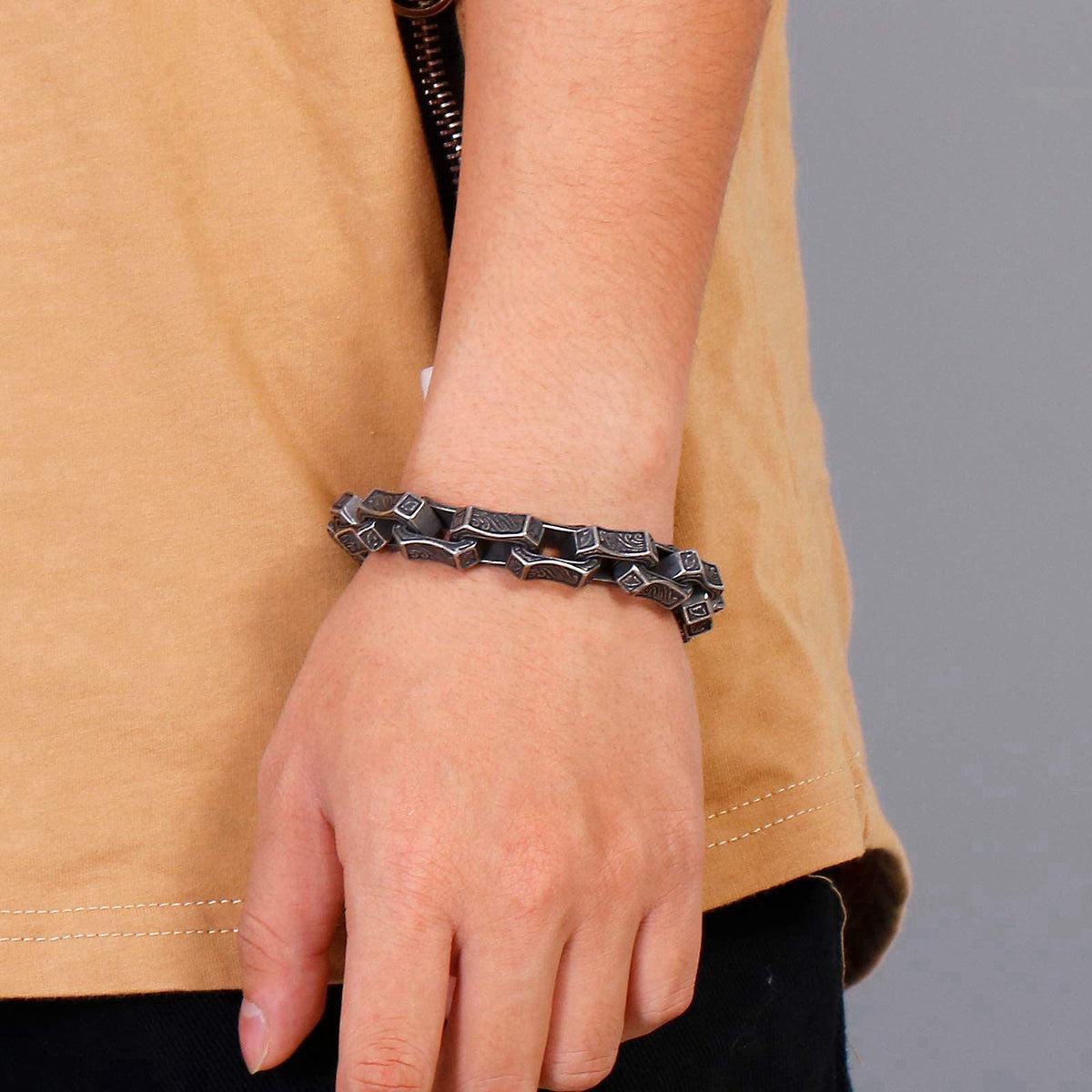Klapgo Cuban Link Bracelet for Men Stainless Steel Wave Engraved Chain Men's Bracelet Vintage Silver Bracelet for Men Un