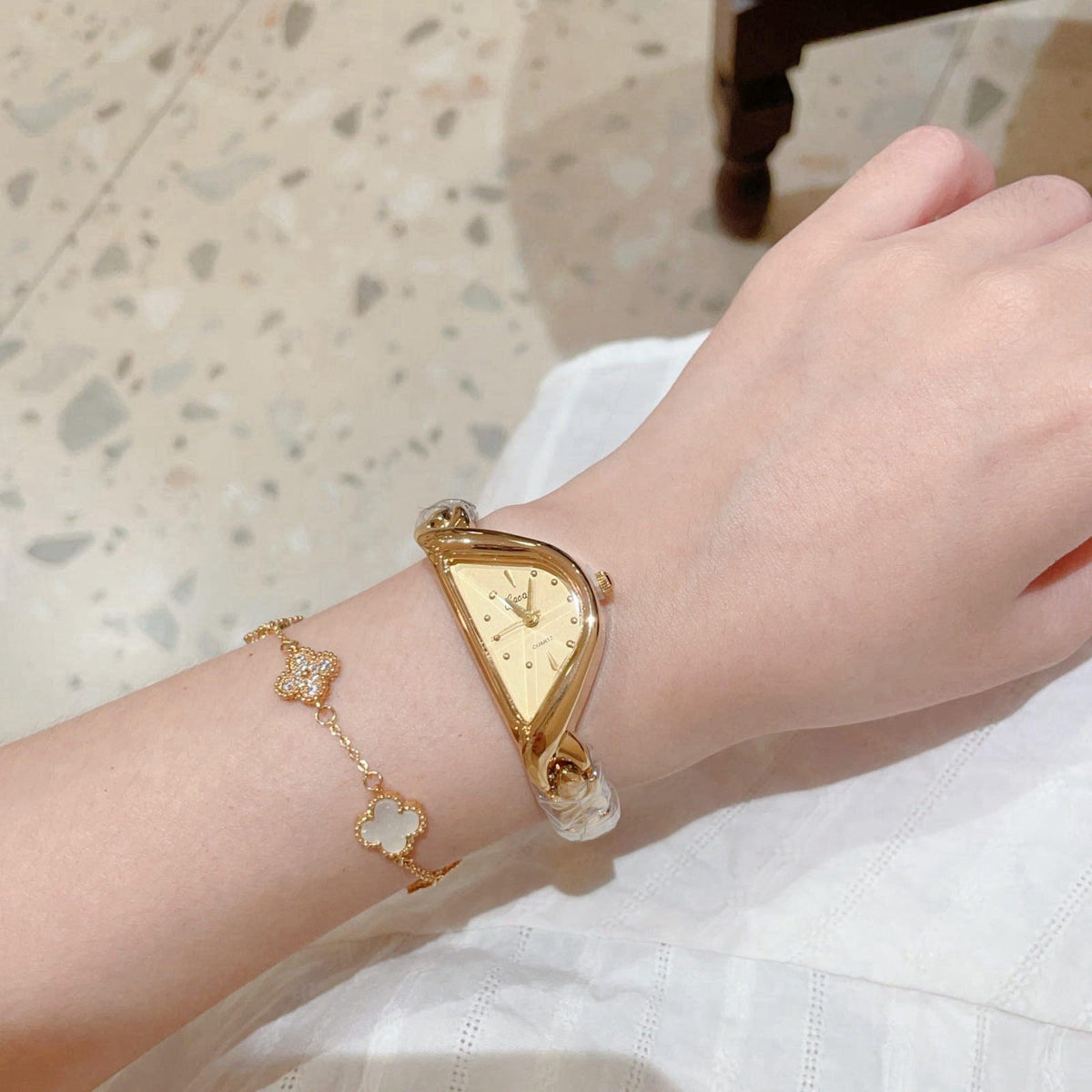 Gosasa Unique Gold Watch for Women, Dainty Bangle Bracelet Quartz Watch – close-up detail in Gold