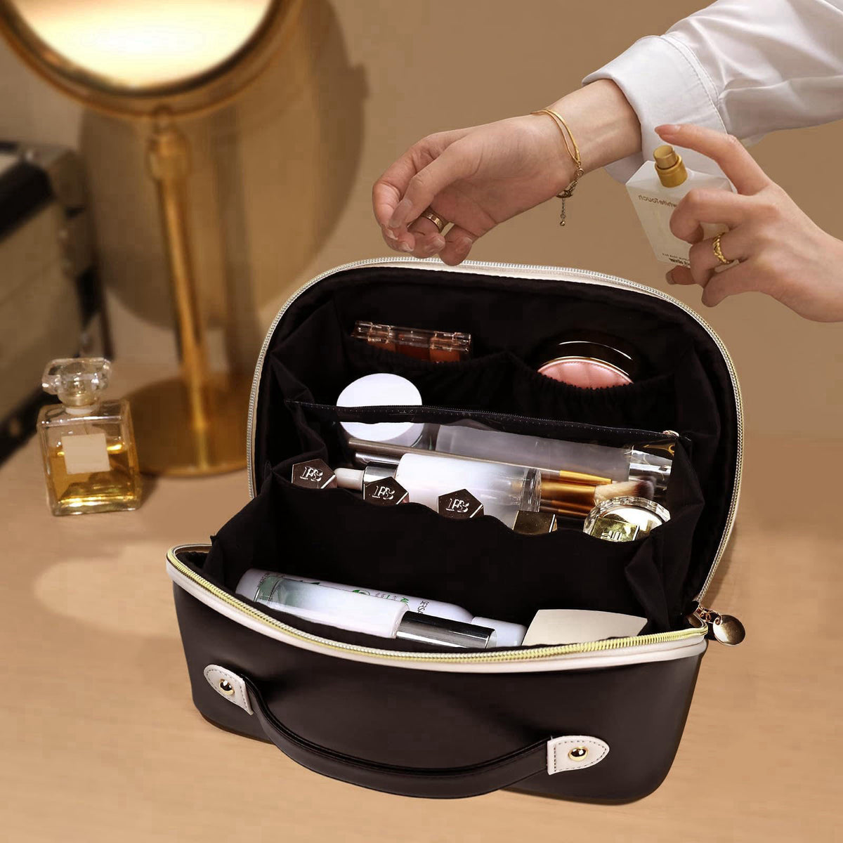 Prite – Cosmetic Bags on display