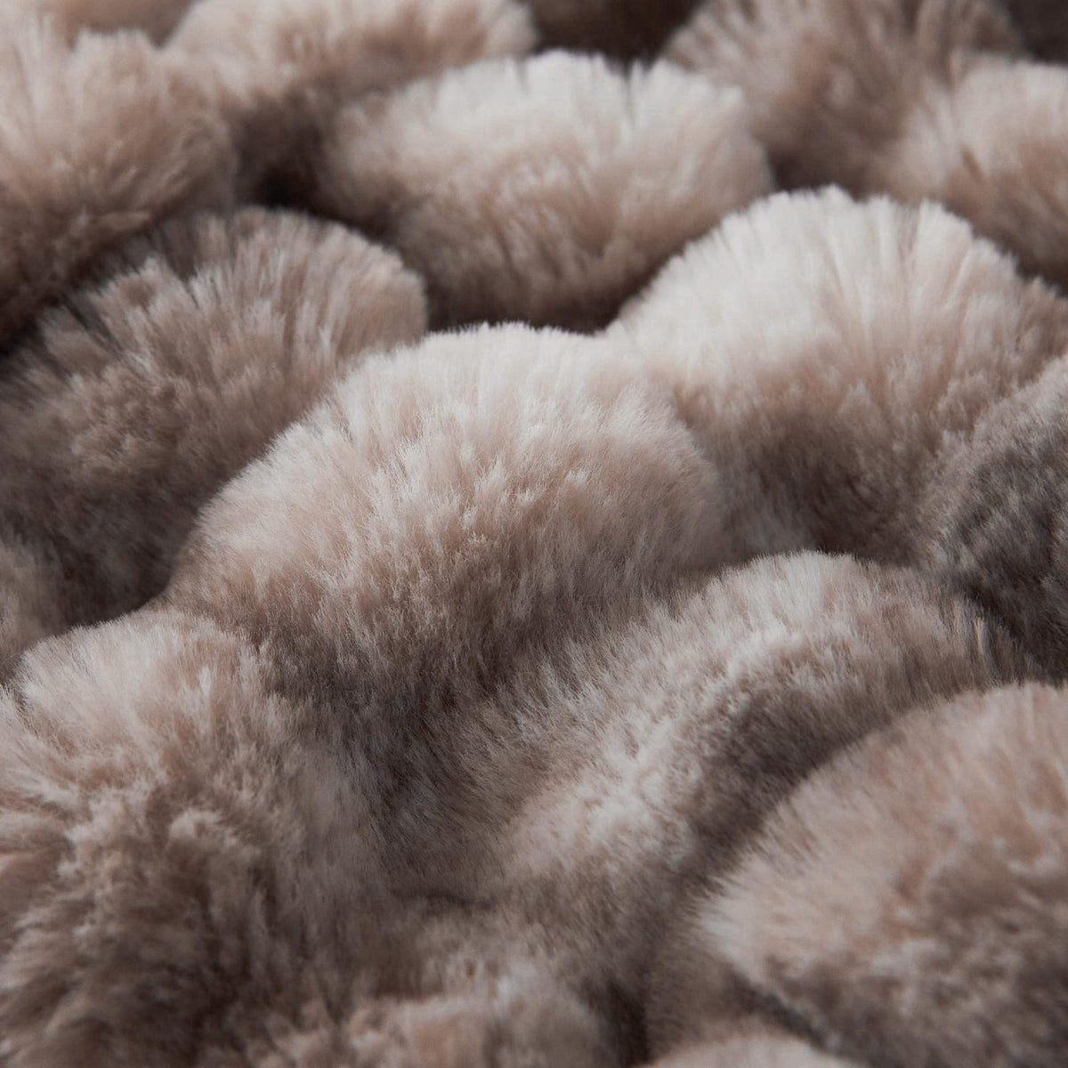 COOVA Soft Bubble Faux Fur Throw Blanket, 50"x60", Tie-dye Brown – back view and specifications