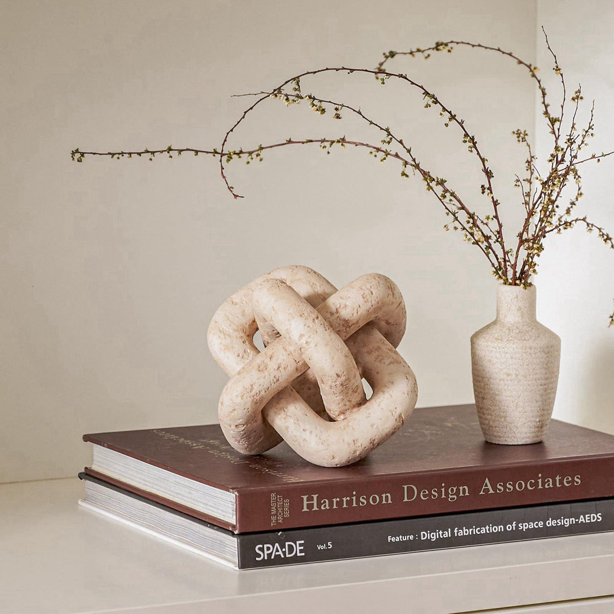 DN DECONATION 3 Link Knot Decor, Beige Travertine Coffee Table Decoration – packaging and label
