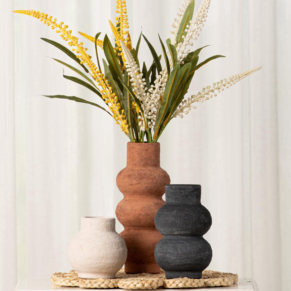 Vanselia – Vases on display