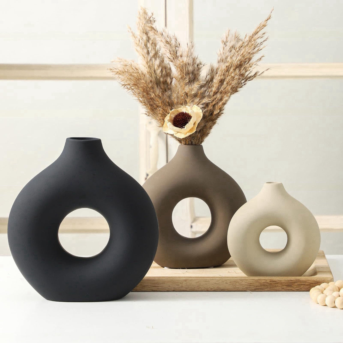 Vanselia – Vases on display