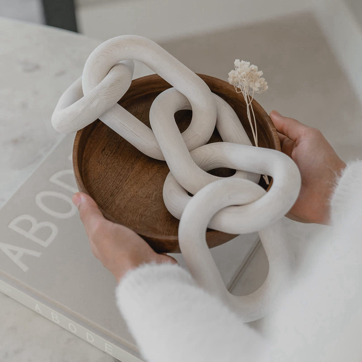 PEAKOLY Wood Chain Link Decor - White Wooden Decorative Objects for Shelves, Coffee Table Sculpture, Book Shelf Accessor