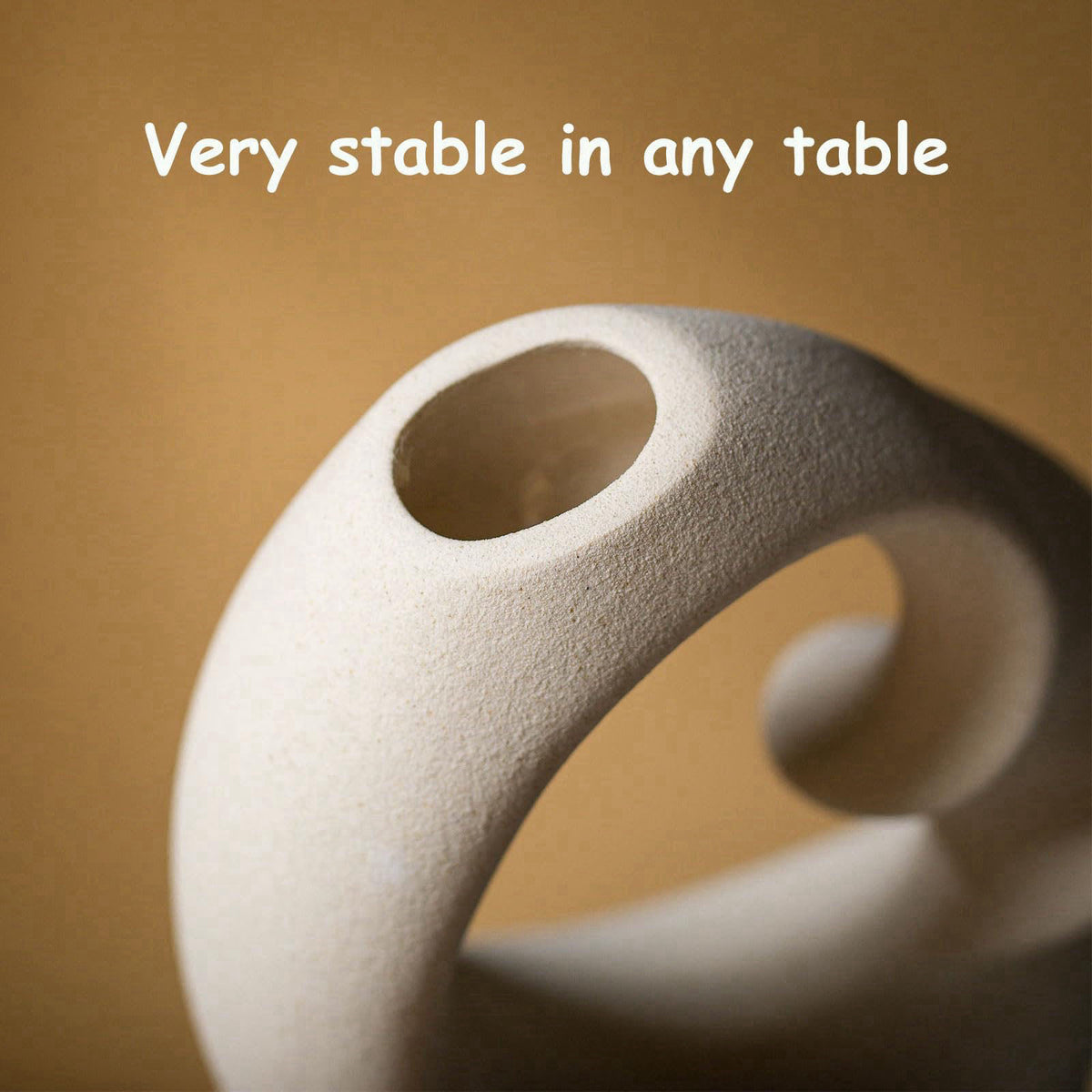 VSWINGBO – Vases on display