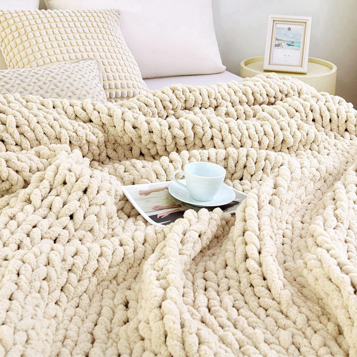 Admitrack Chunky Knit Blanket Throw for Couch, 51"x63" Chunky Yarn Knitted Blankets – alternate angle