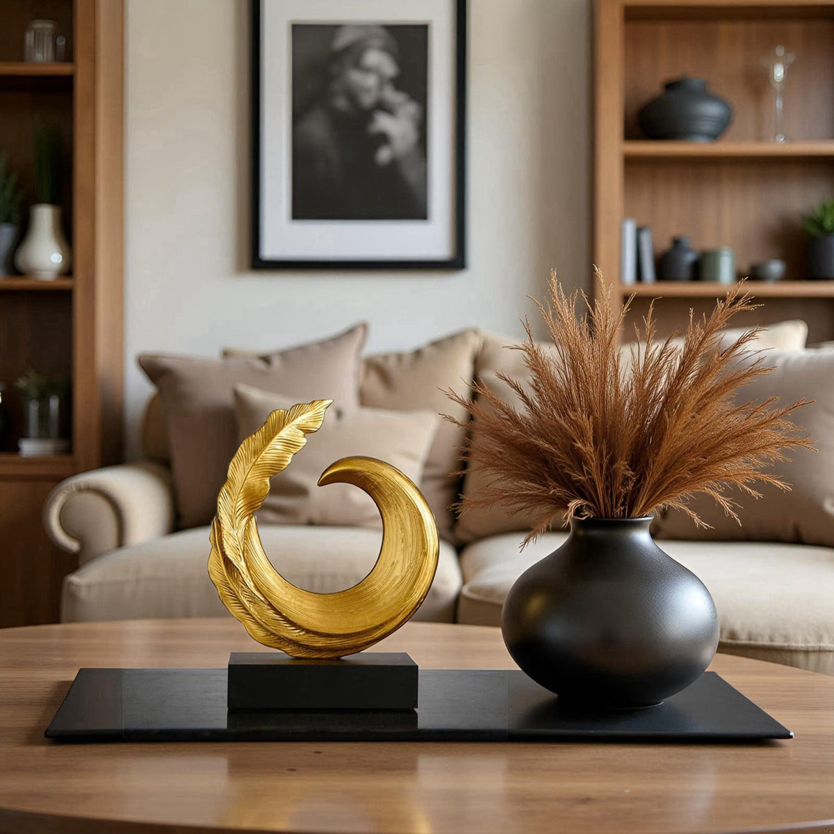 XYQXYQ – Statues on display