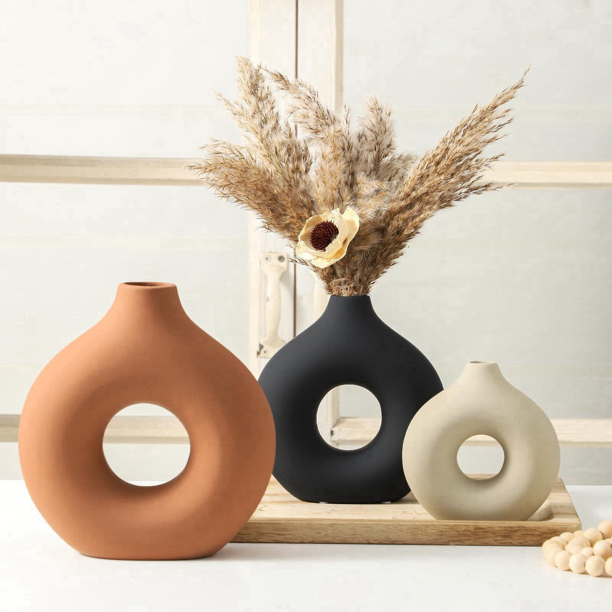 Vanselia – Vases on display