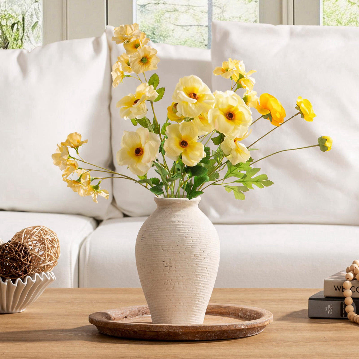 Vanselia – Vases on display