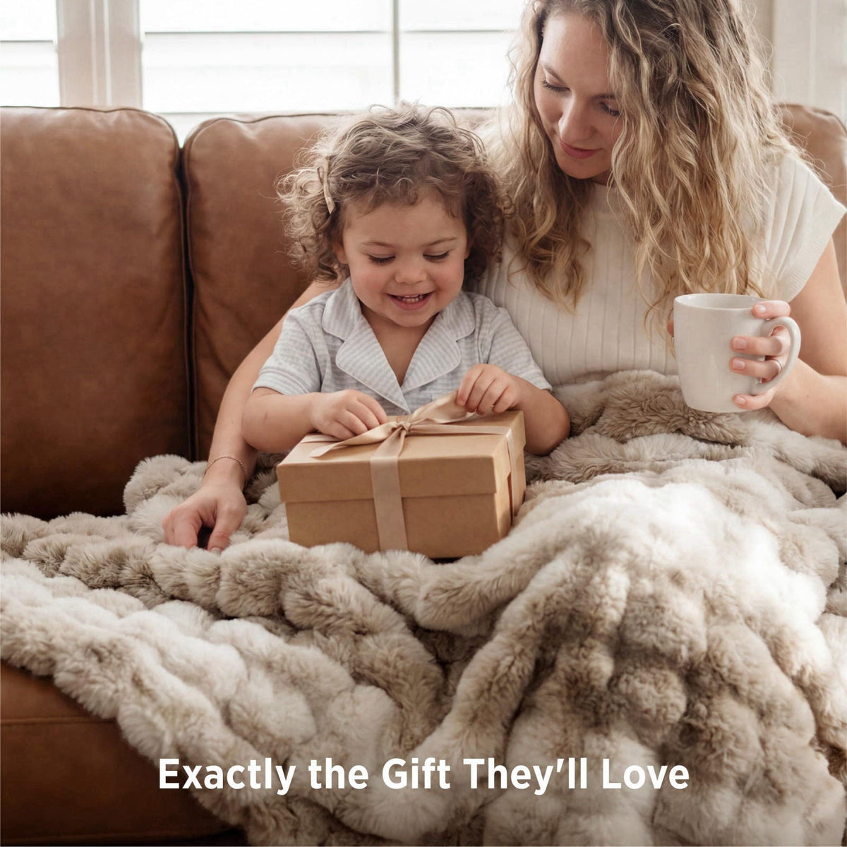 Bedsure Fluffy Bubble Faux Fur Throw XL Blanket, 50"x70", Tie-dye Taupe – alternate angle