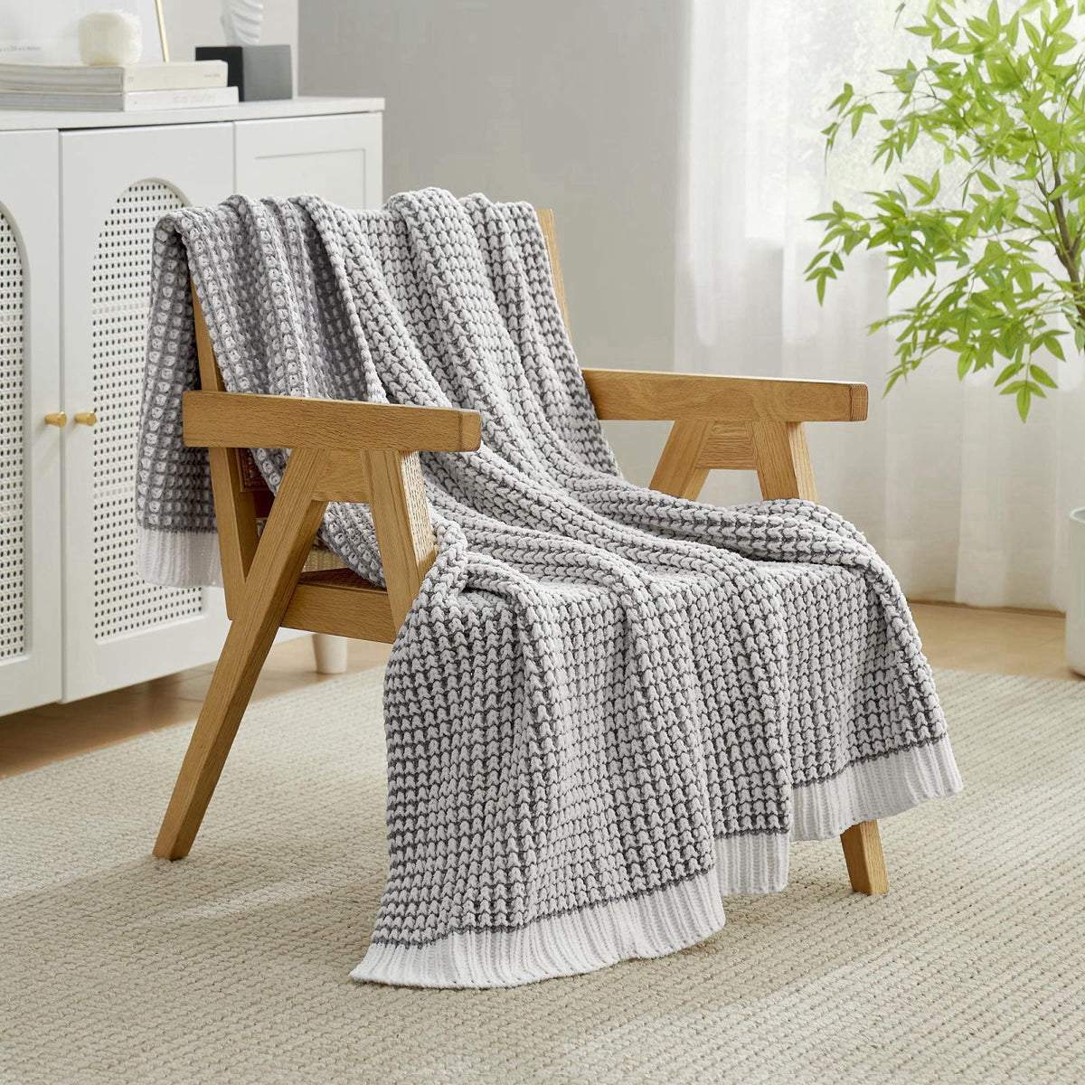 Am&eacute;lie Home – Throws on display