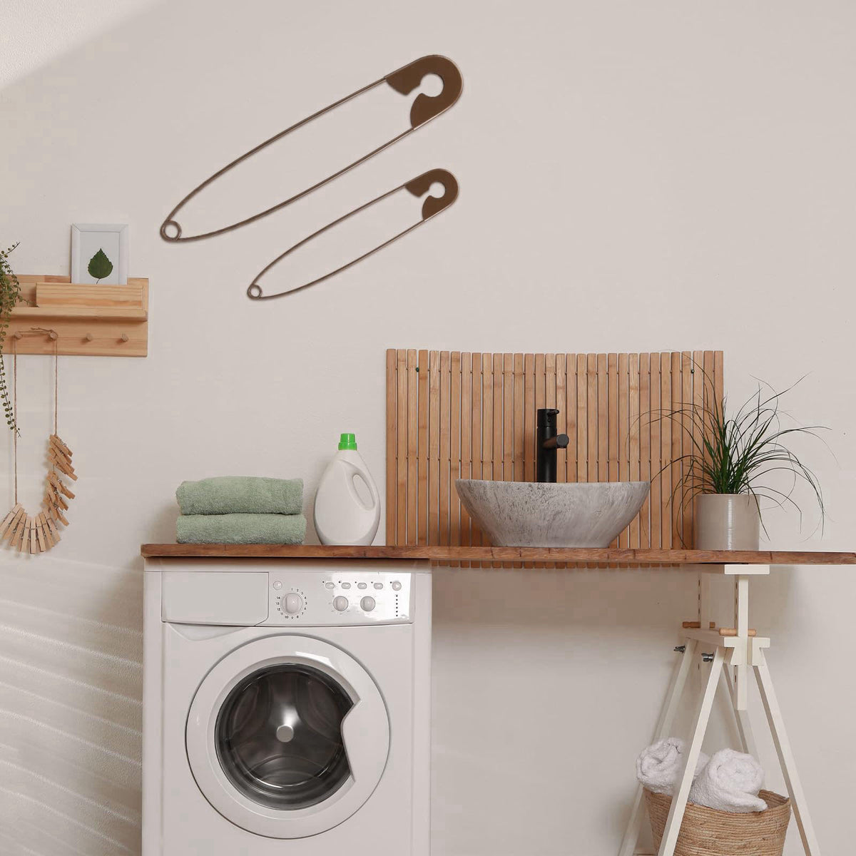 Daifunli 2 Pcs Large Hanging Metal Safety Pins Rustic Laundry Giant Safety Pin Laundry Wall Sign for Home Room Wall 3D D