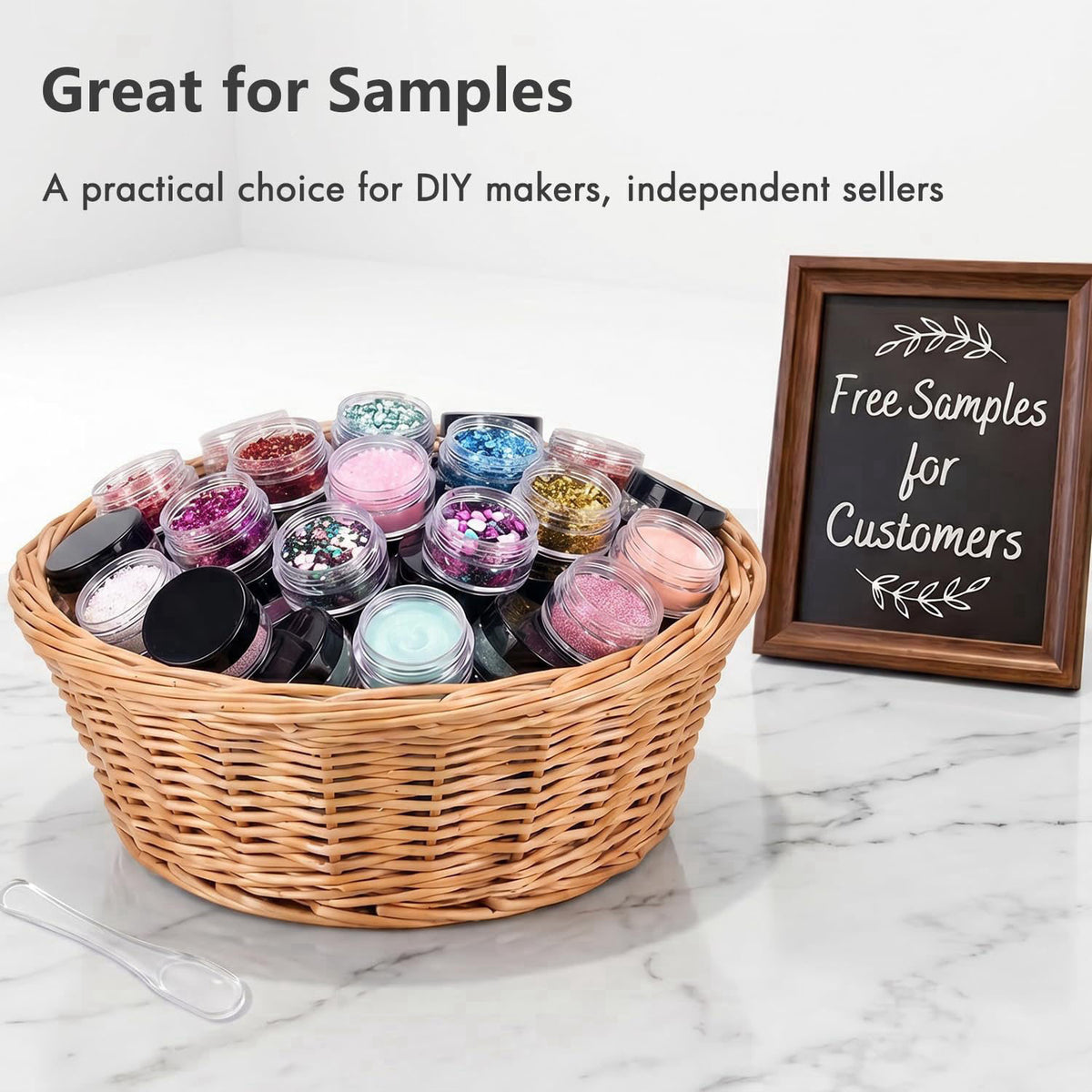 GOLACKY – Jars on display
