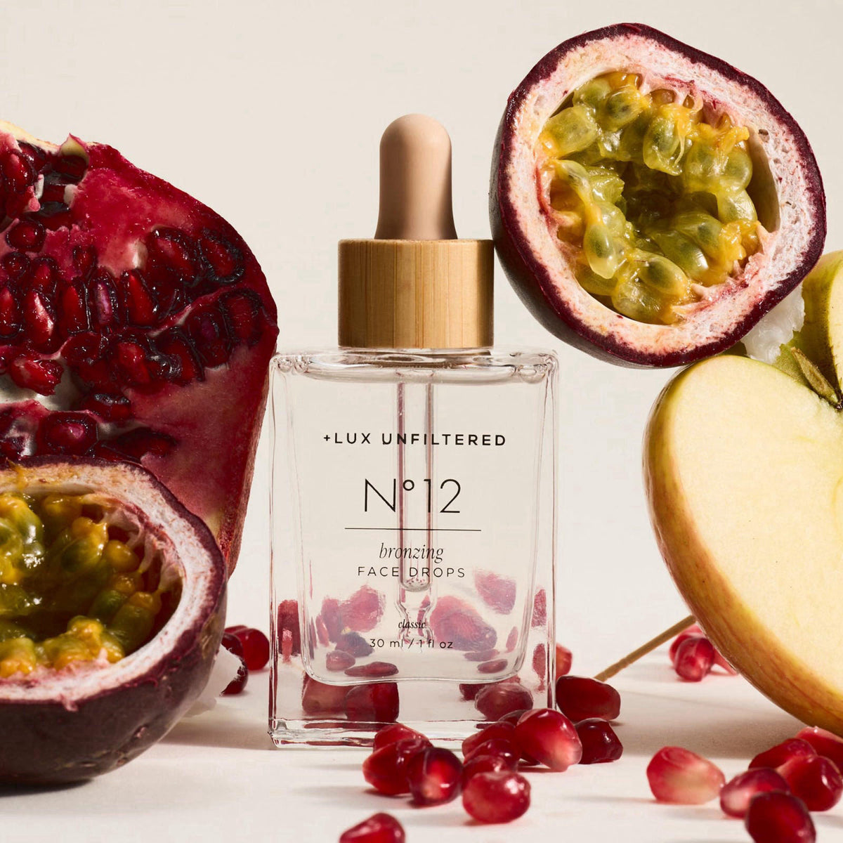 + Lux Unfiltered - N°12 Sun Struck Bronzing Face Tanning Drops - Classic – close-up detail