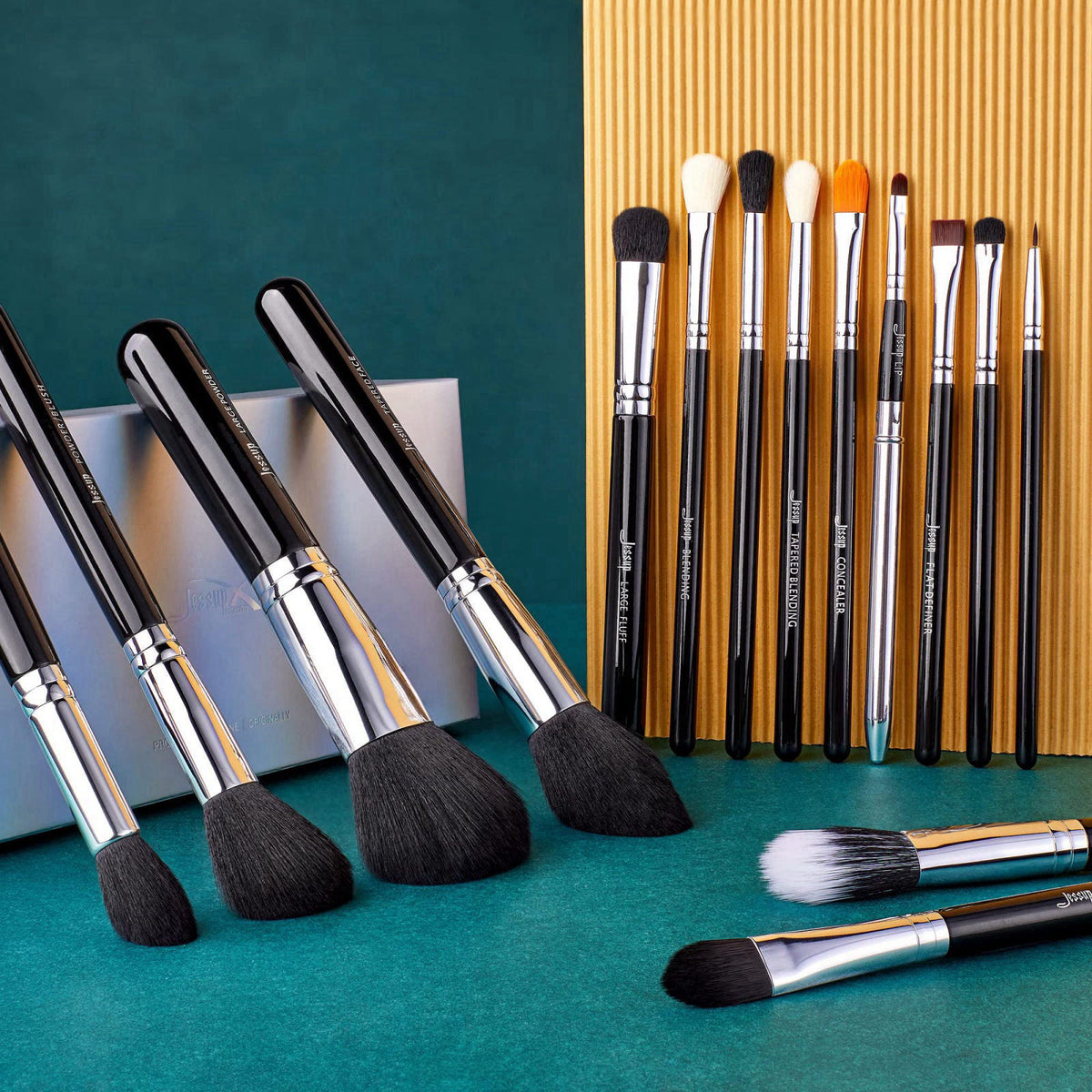 Jessup – Brush Sets on display